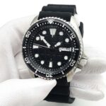 The Navigator: A Classic Dive Watch - Image 5