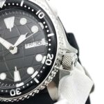 The Navigator: A Classic Dive Watch - Image 7