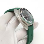 Diver-Style Automatic Watch with Gradient Dial - Image 7