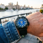 Vintage-Inspired Diver Watch - Blue Dial & Gold Accents - Image 2