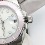 Chic Automatic Dive Watch with Pink Bezel - Image 4